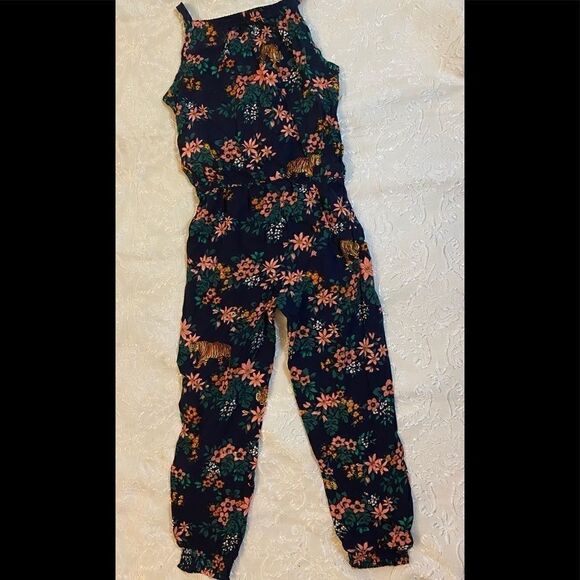 💥Epic threads girls super cute floral print jump suit size : 4 T - Picture 2 of 10